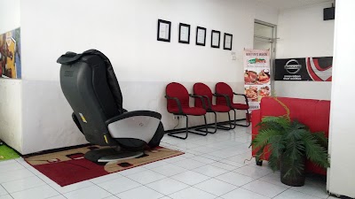 Photos of Nissan Dealers Malang