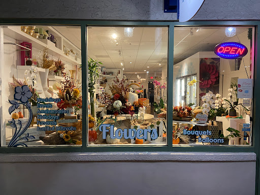 Between Flowers Design - Visual