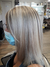 Photo n°4 de Espace Coupe à Mornant (Salon de coiffure)