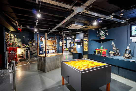 The MAD Museum by null