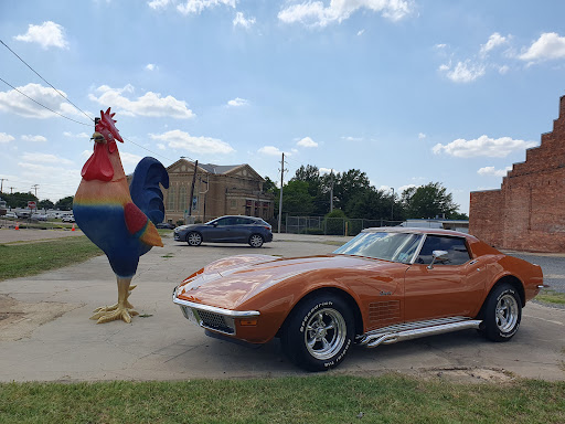 Chicken Statue - Visual