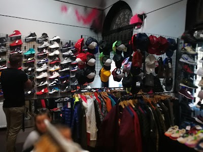 Photos of B&aacute;zis Store
