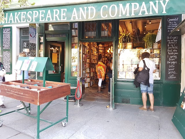Shakespeare & Company Café