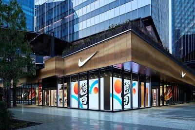 ナイキ 梅田