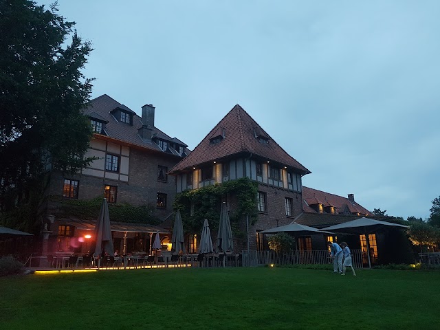 Hostellerie La Butte aux Bois