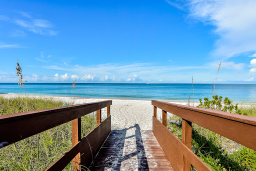 Lynn Charlas White - Coldwell Banker Realty