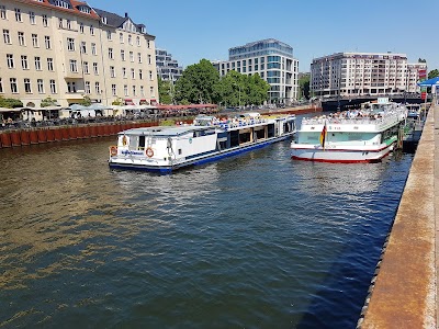 Photos of Berlin Friedrichstra&szlig;e station
