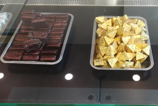 Ο φούρνος του Ντάκα, - Αρτοποιείο