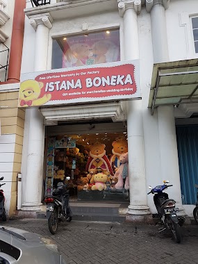 Istana Boneka Gift Factory, Author: Indra Wijaya