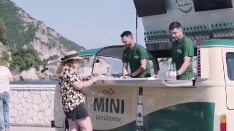 Kamini Cocktail Bar Ανοιχτές ώρες