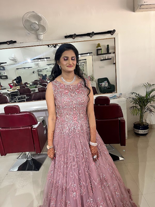 K.R. Sharma (Dusky Tone Salon & Academy)