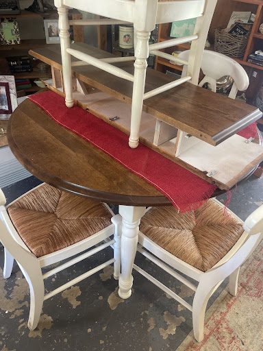 Sweet Tea's Antiques and Restoration - Thumbnail