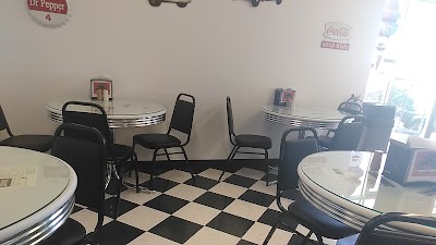 Sugies Diner