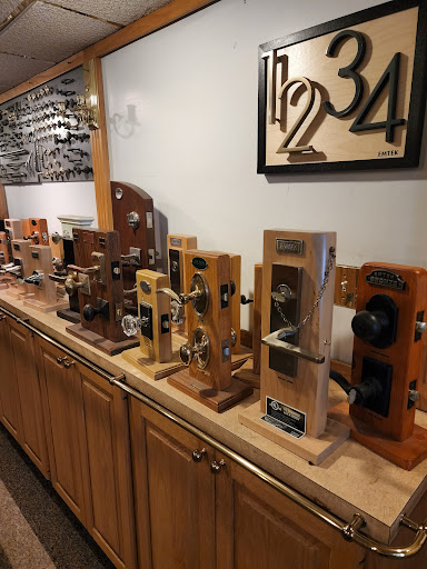 Bob's Locksmith - Visual