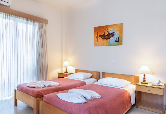 Opinii despre International Hotel în Ρόδος - Αθλητικό συγκρότημα