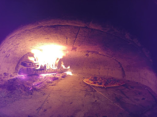 Pizza Maubec Gallery - France