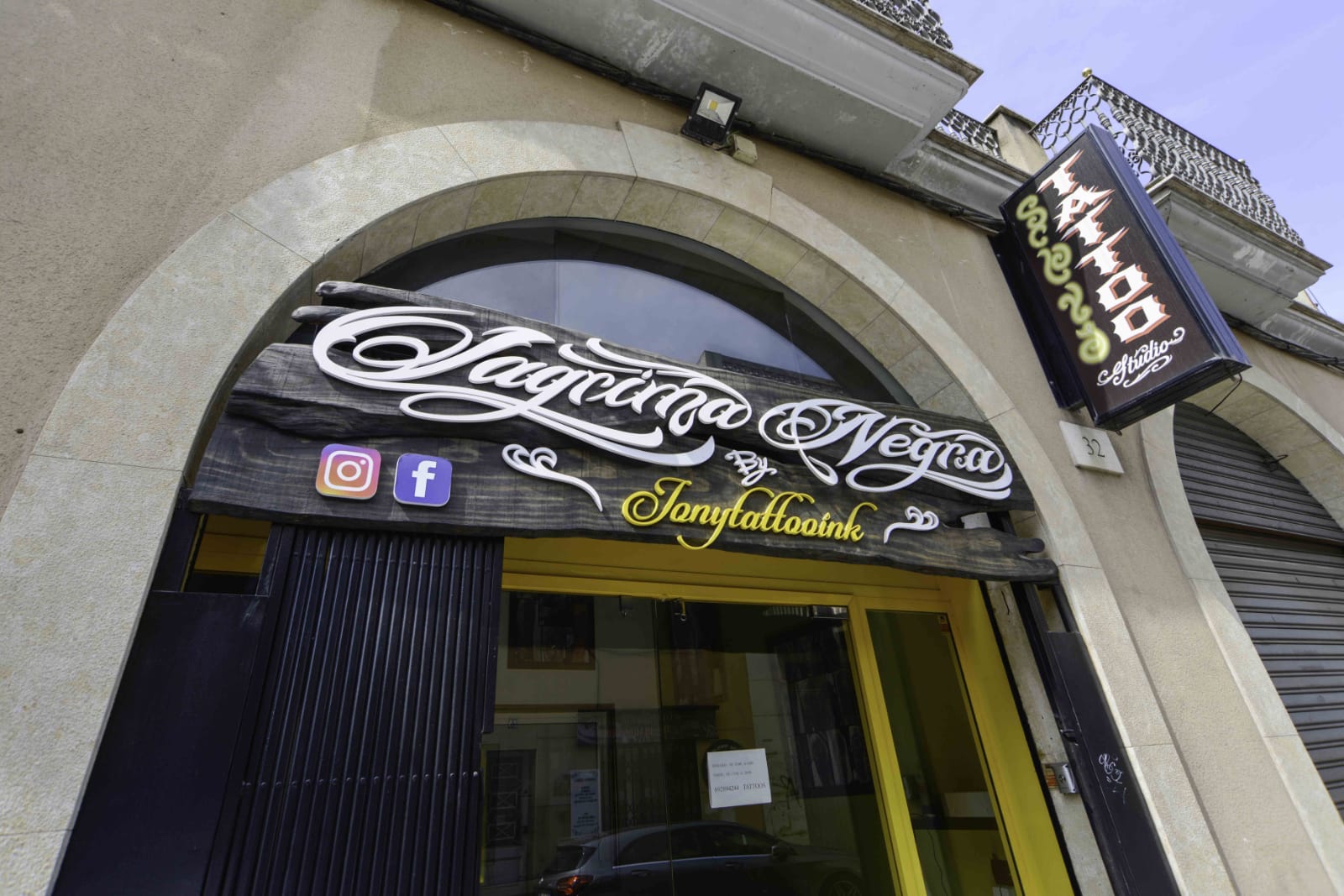 Lagrima Negra - Tattoo Studio