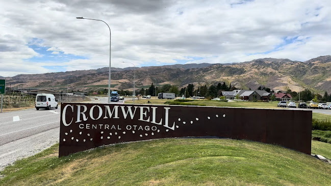 Cromwell Fruit Sculpture Open Times