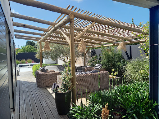 Photo de CHARRIER FÈVRE - Aménagement et agencement extérieur en bois pour particuliers, professionnels et collectivités. à Sainte-Florence (85140)