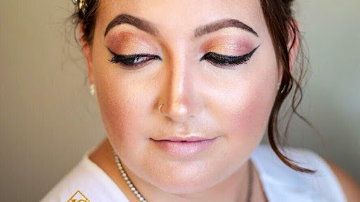 LASHE GLITTERS ✨magnifying your beauty ✨