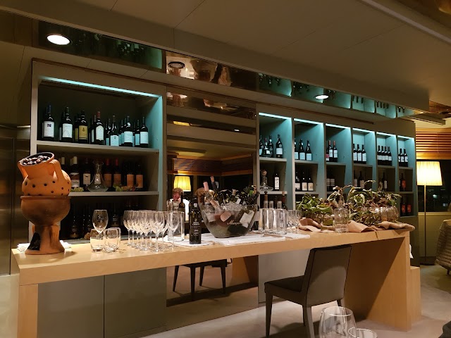 17 Restaurante & Bar