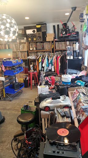 THE RECYCLE TANK MARKET THRIFT SHOP - Thumbnail