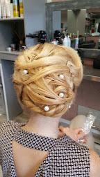 Photo n°8 de Instinc'tif Coiffure à Simiane-Collongue (Salon de coiffure)