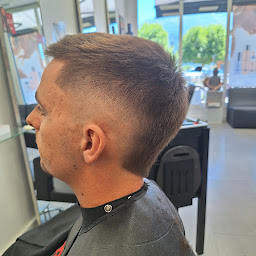 Photo n°13 de Mod Et Tiff à Bernin (Salon de coiffure)