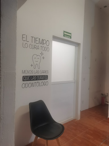 Clínica Dental Night Owl Logo
