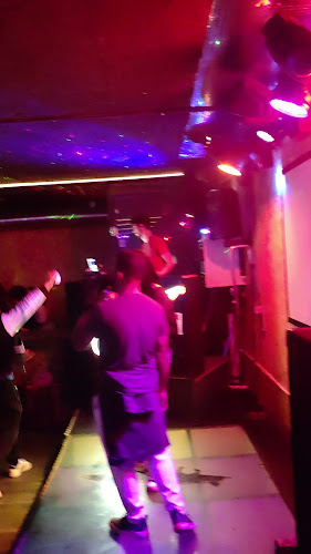 https://www.facebook.com/trindadebar/