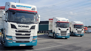 Photo n°17 de Merienne Transports à Saint-Germain-en-Coglès (Société de transport routier)