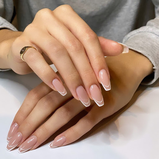 Senorita nail & spa Logo