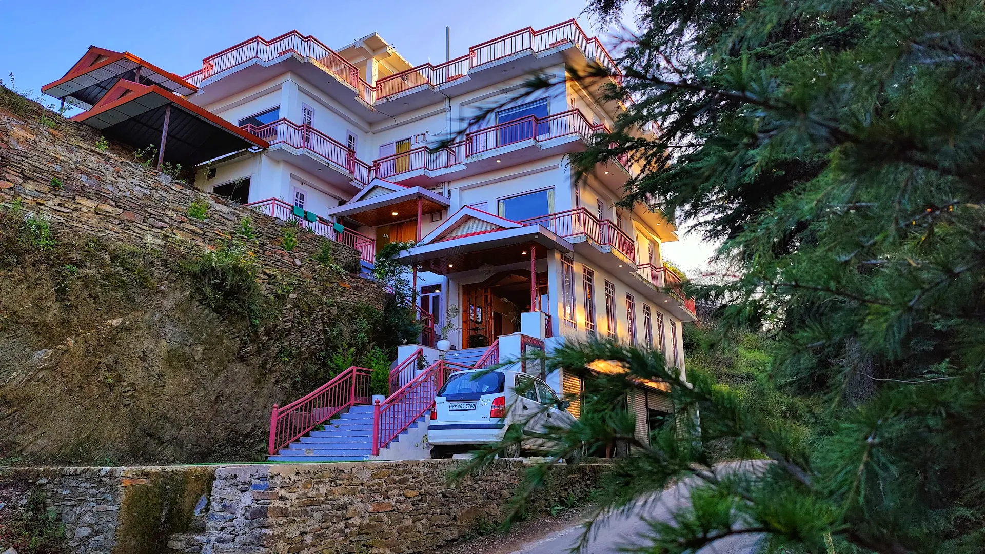 Basa Palace