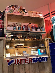 Photo n°5 de INTERSPORT SUPERDEVOLUY - Rond point des issarts - bâtiment de l’accueil à Dévoluy (Magasin de ski)