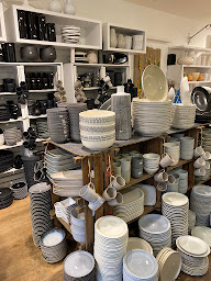 Photo n°14 de Le design de la table à Dinard (Magasin d'usine)