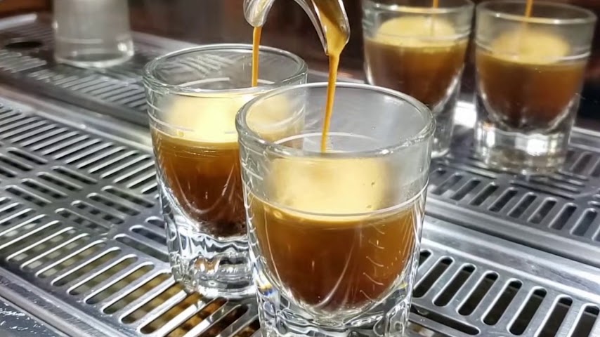 Cafe Bench | Crêpe Flushing by null