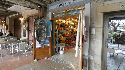 La malle à malices - Thumbnail