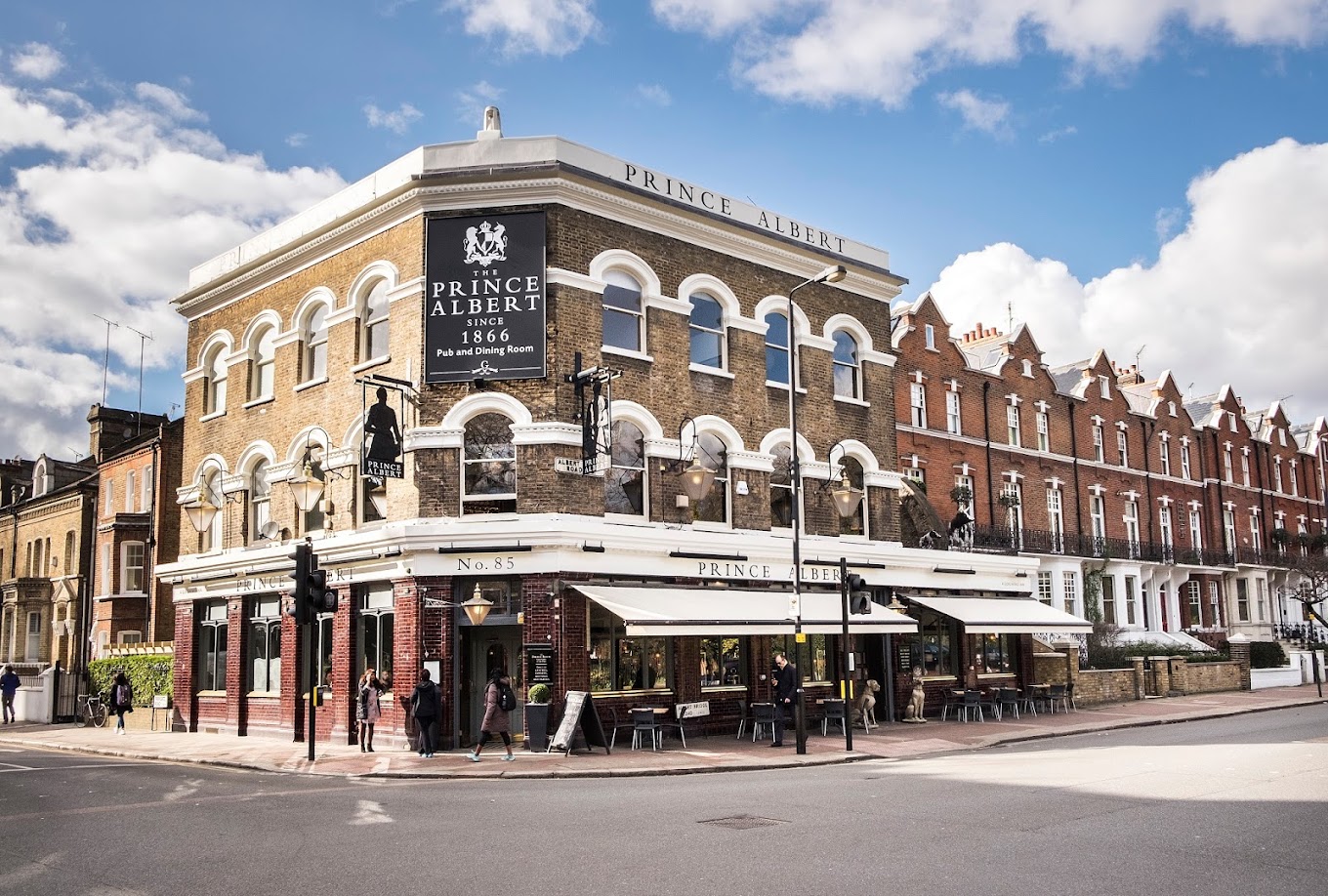 Explore the vibrant pub scene in Battersea with our guide to the top watering holes in the area. From cozy traditional pubs to trendy gastropubs, we've rounded up the best spots to enjoy a pint or two. #battersea #londonpubs Things To Do In London | Things To Do In Battersea | Best Pubs In Battersea | Best Pubs In London | Best Pub Food | Sunday Roast | Places To Eat In London #londonnightlife | Things To Do At Night