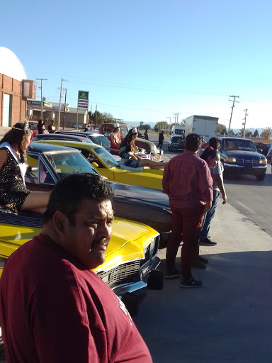 Gas station Service Los Compadres (PEMEX) - Thumbnail