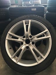 Photo n°1 de JEMANY PNEUS - Garage auto Rennes 35 à Betton (Atelier de réparation automobile)