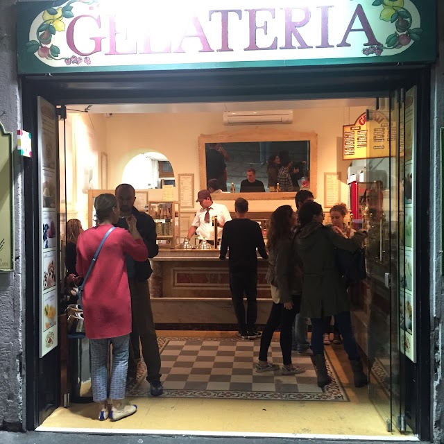 gelateria Le colonne-Crepes famose