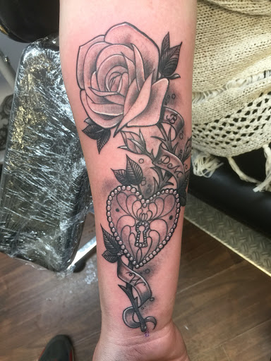 Colors Cult Tattoo & Piercing Studio - Thumbnail