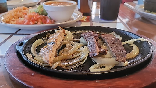 Laura's Cafe - Visual