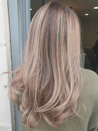 Photo n°22 de Le Salon 15eme à Paris (Salon de coiffure)