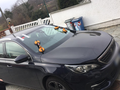 SOSTITUZIONE VETRI AUTO A DOMICILIO - Thumbnail