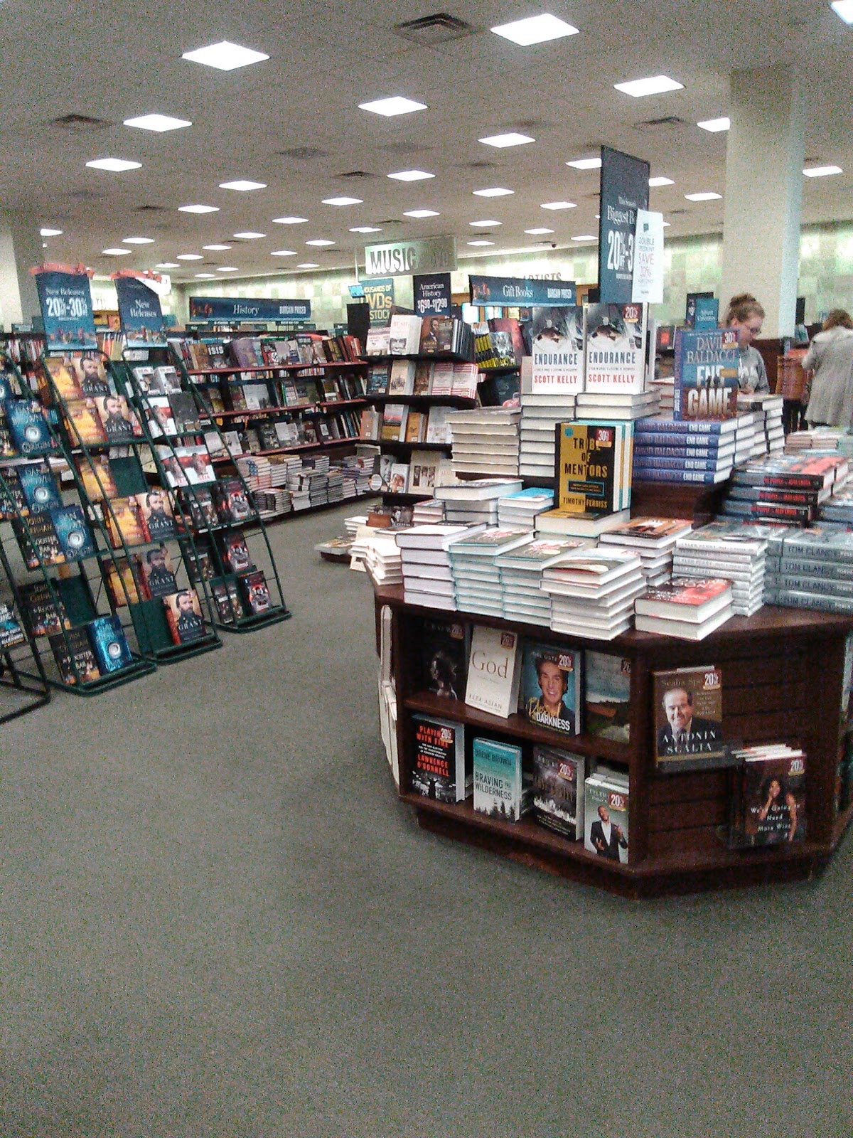 Barnes Noble Near Centennial Airport Apa