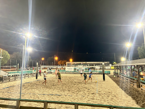 Capt'n Bill's Backyard Grill & Volleyball Facility Gallery - United States