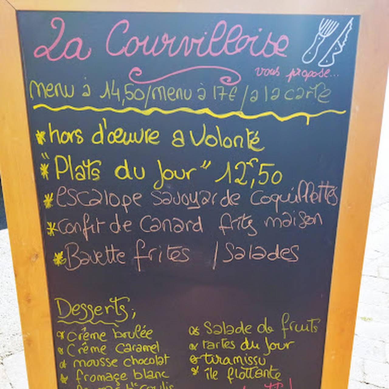 La Table Des Canots Courville Sur Eure