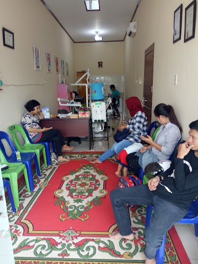 Photos of Praktek drg. Ridwan Muchlis & drg. Asri Irawan