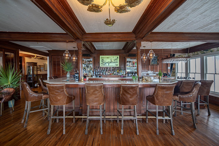Gibson Inn by null